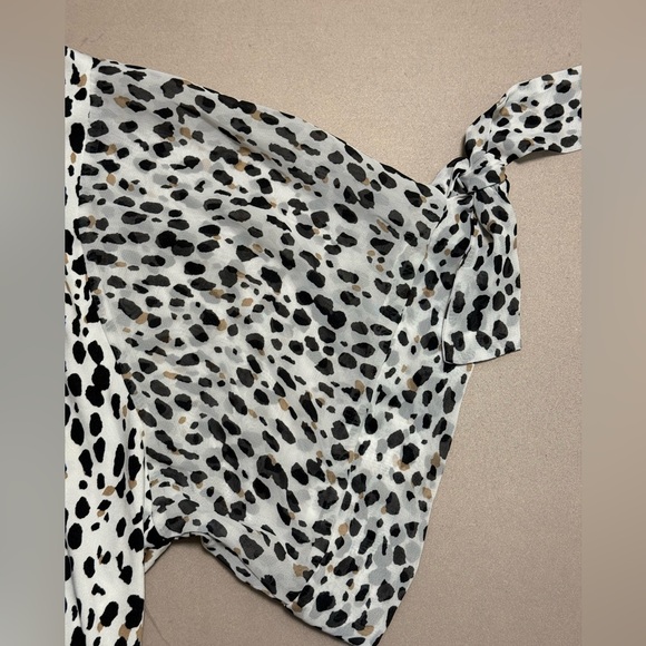 NEW WITH TAGS. PerSeption Concept black and Cream Spotted Blouse - Picture 5 of 9